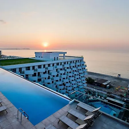 Tropical - Spa&pool In Infinity Mamaia